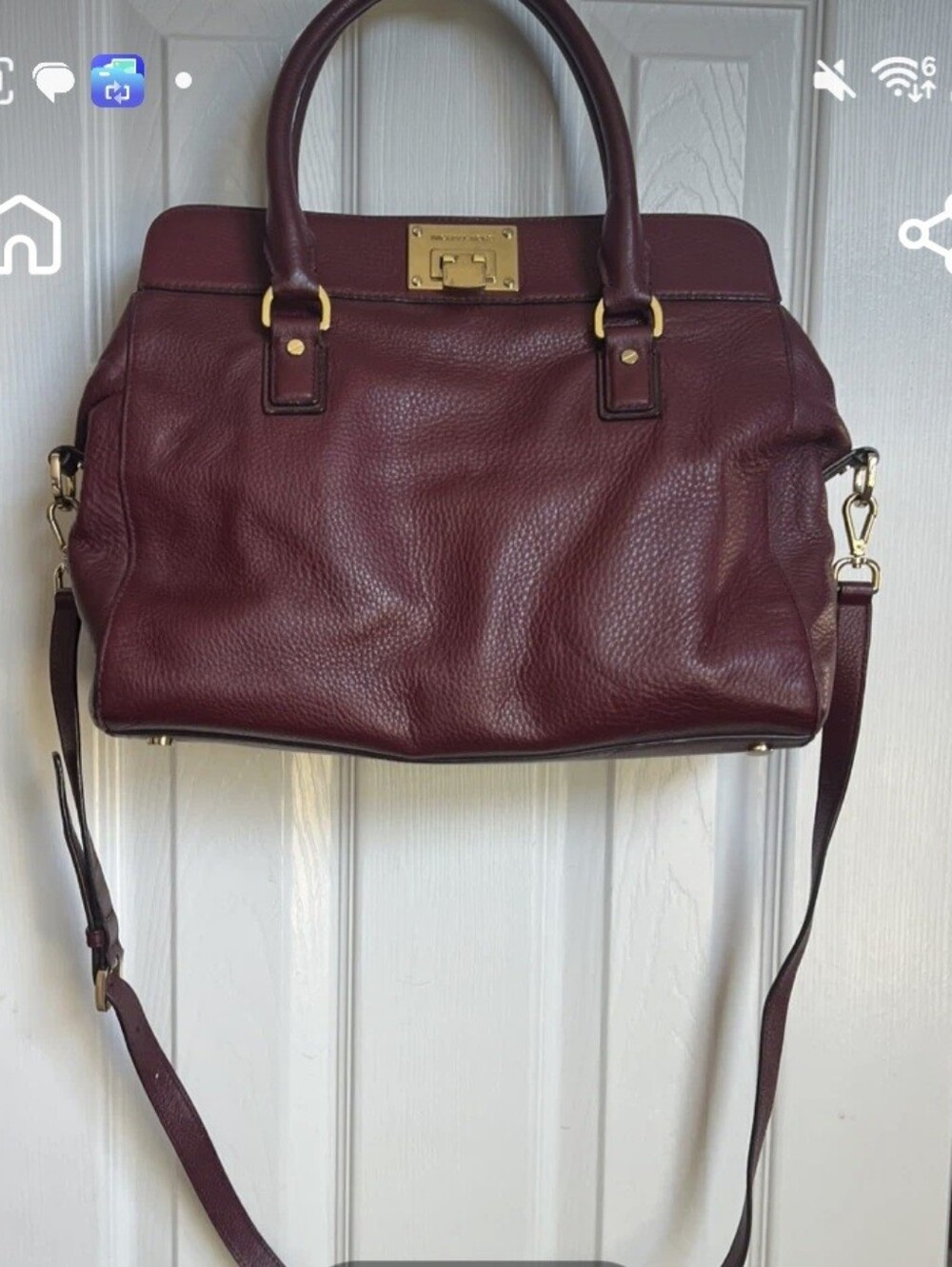 Micheal Kors Large Purse With Crossbody Strap